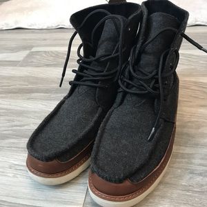 Like new Toms felt and leather boots size 12